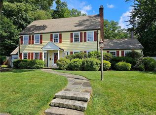 4 Stratford Rd, West Hartford, CT 06117