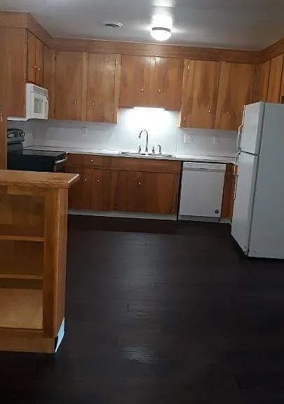 450 N Main St #7 — Photo 8