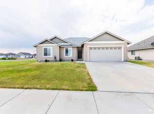 812 7th Ave NE, Ephrata, WA 98823