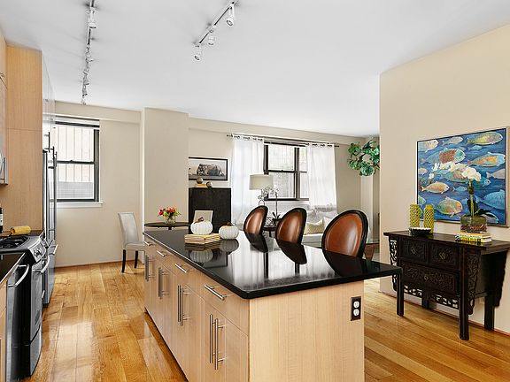 3rd image of 345 E 81st St APT 1K