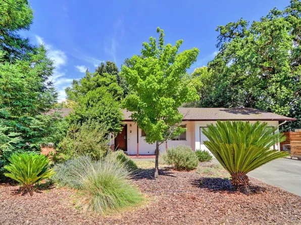 2 Simmons Way, Davis, CA 95616