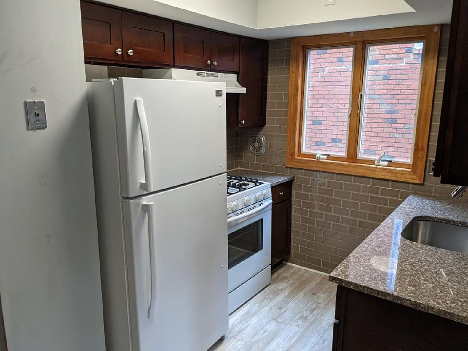 1st image of 21 Windemere Ave