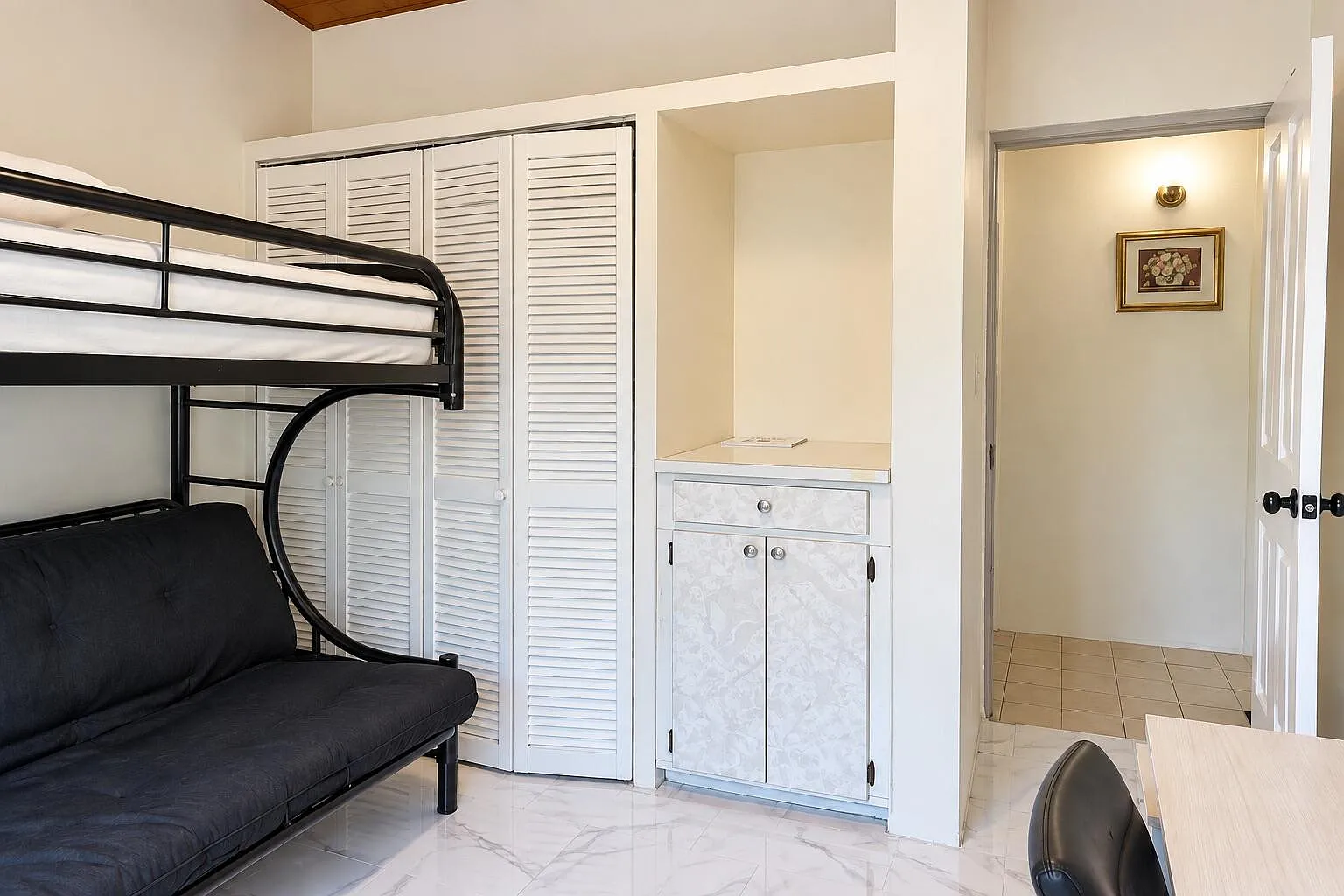 3 bed, $2,450 — Photo 4