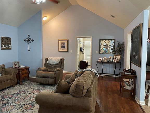 4th image of 4248 Shelby Ln