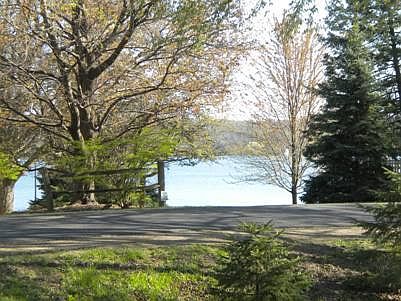 3rd image of N7579 W Lakeshore Dr