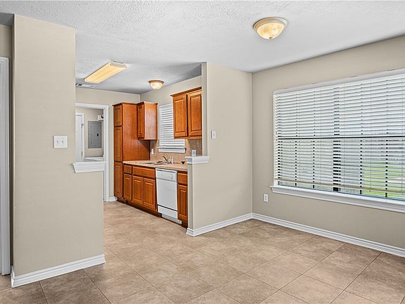 4th image of 2508 Teal Dr