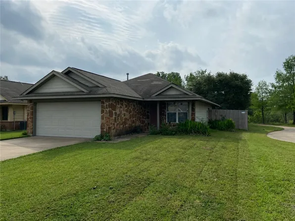 911 Crested Point Dr, College Station, TX 77845