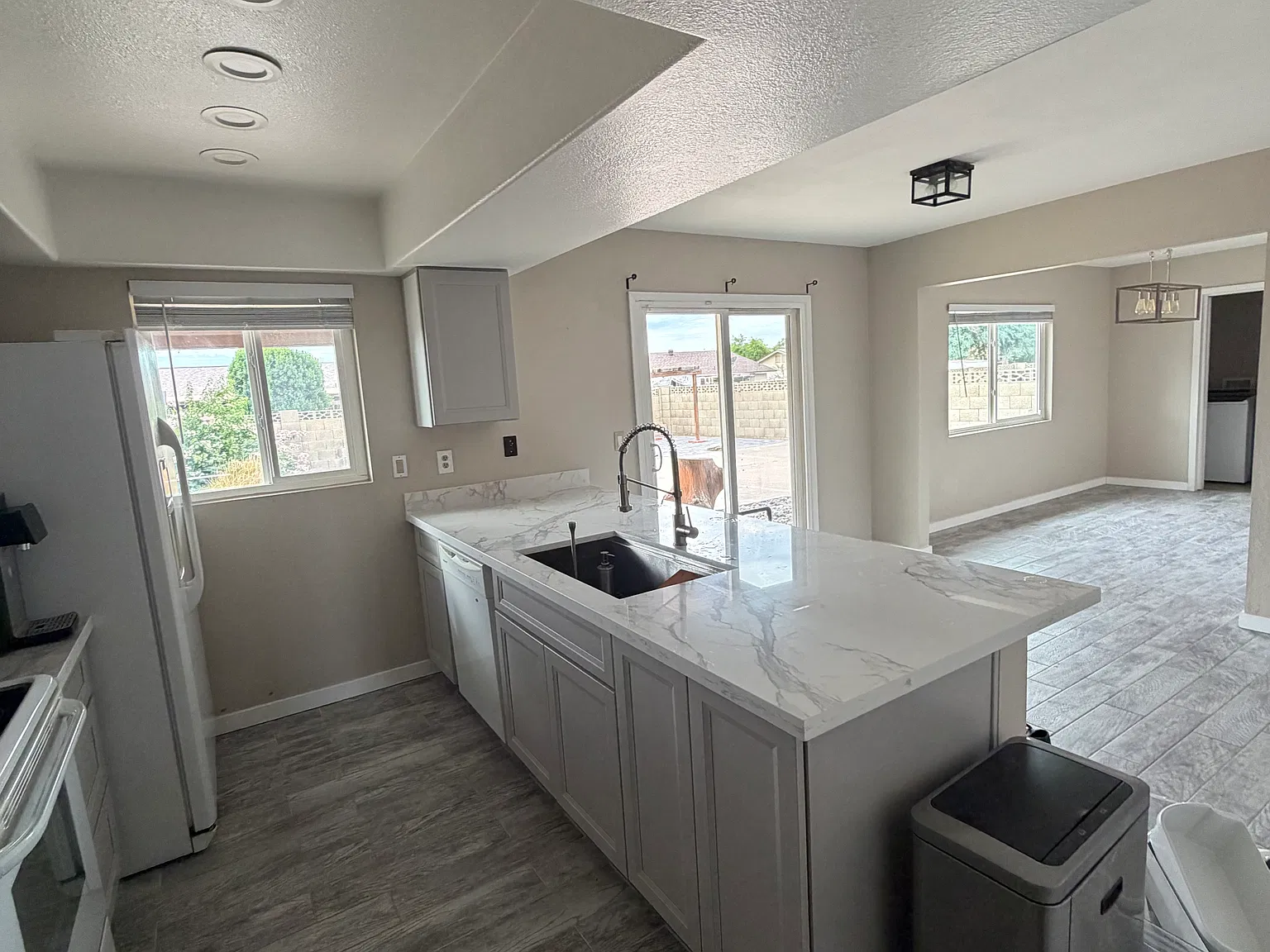 3 bed, 1110 sqft, $1,800 — Photo 4