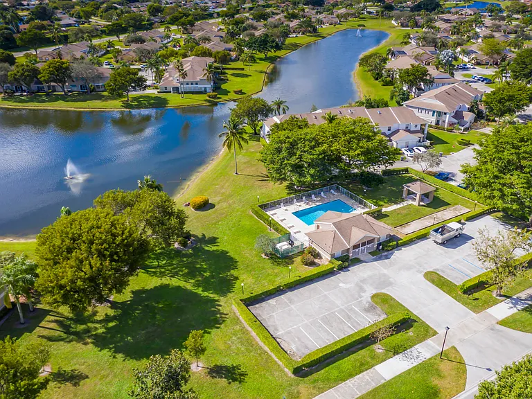 9130 Vineland Ct #C — Photo 35