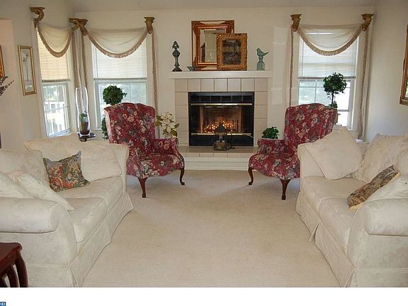 2nd image of 207 Eagles Chase Dr