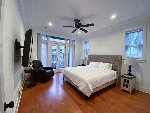 2nd image of 746 W Belden Ave APT 2