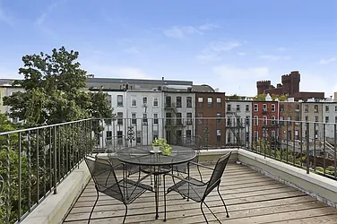 Rented by R New York