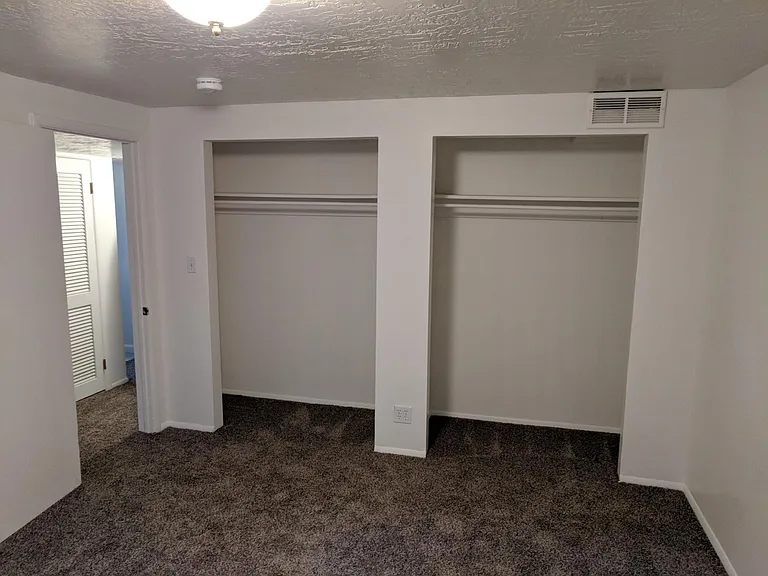 1383 E McCormick Way — Photo 17