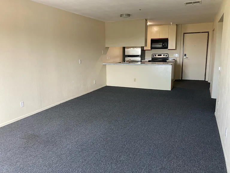 445 Landfair Ave #4 — Photo 11