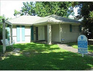 1st image of 824 Melody Dr
