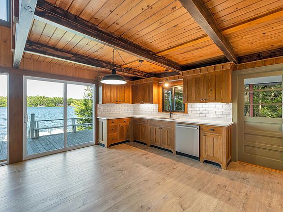 4th image of 230 Big Barndoor Island
