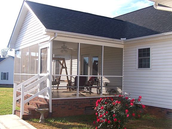 3rd image of 1762 Marigold Ln