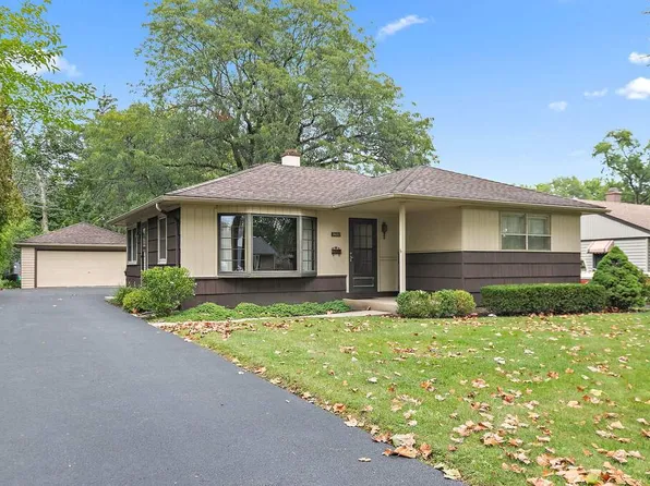 3602 Falcon Ct N, Rolling Meadows, IL 60008
