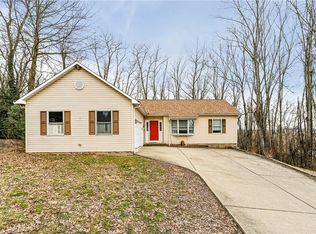 4 Victoria Dr, Greensburg, PA 15601