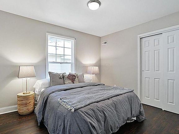 4th image of 597 Lilley Ave