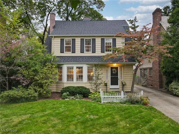 3300 Dorchester Rd, Shaker Heights, OH 44120