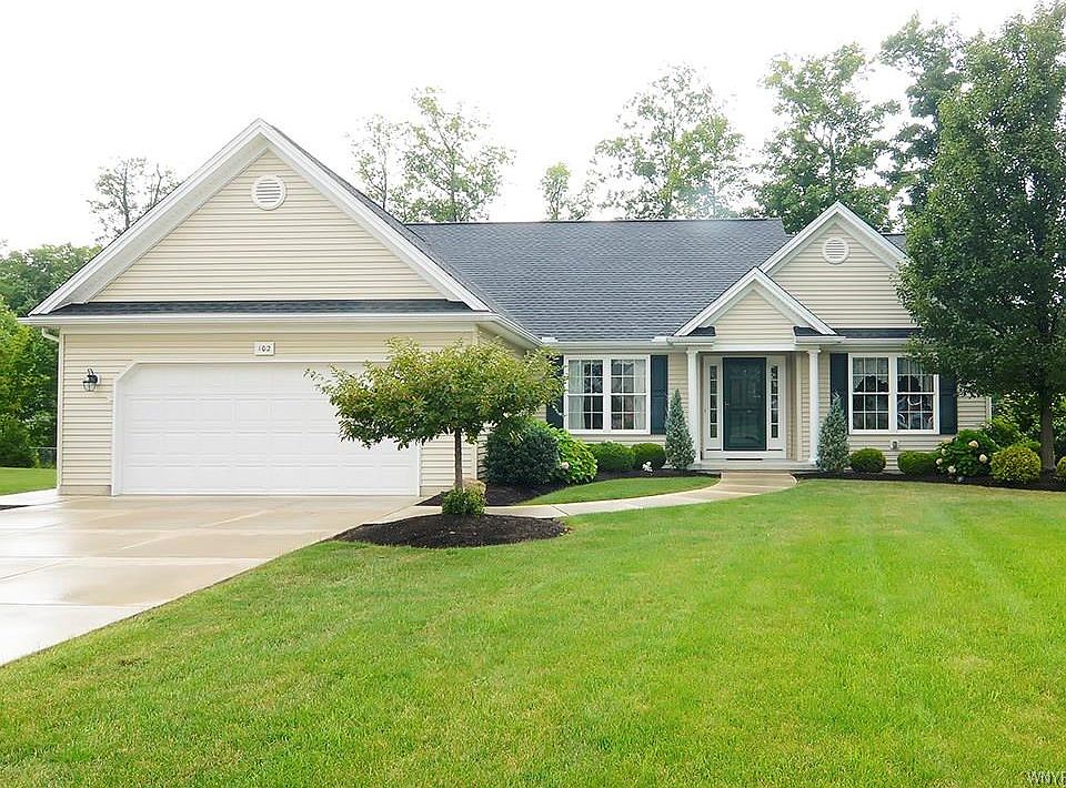 1st image of 102 Breezewood Dr
