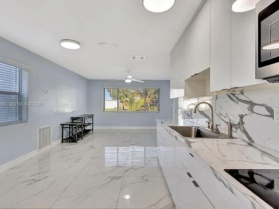 5th image of 1008 Elm Rd #1