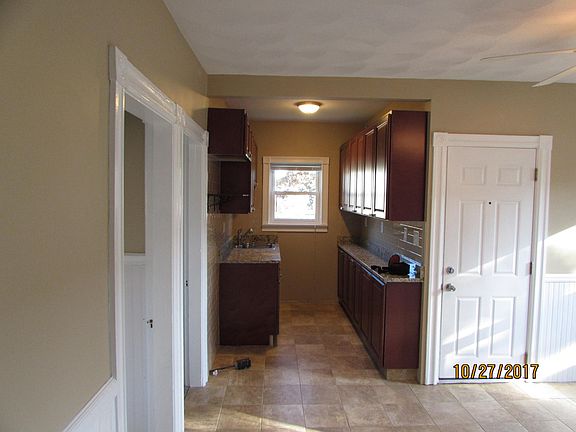 2nd image of 225 Oriole Ave Floor 2