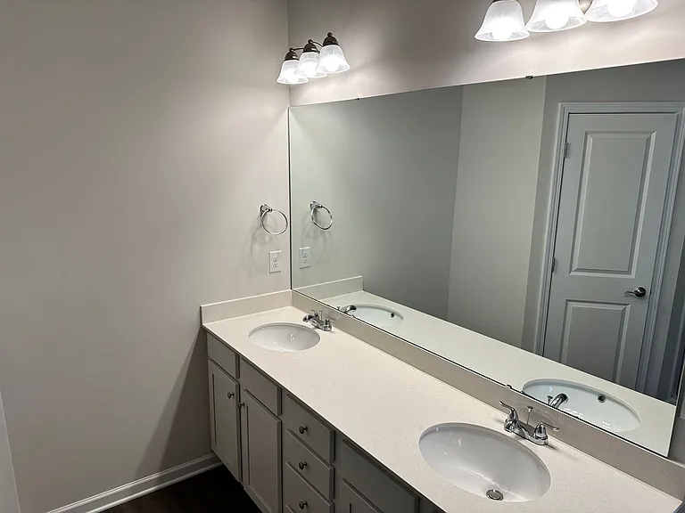 2805 Plantation Way — Photo 9