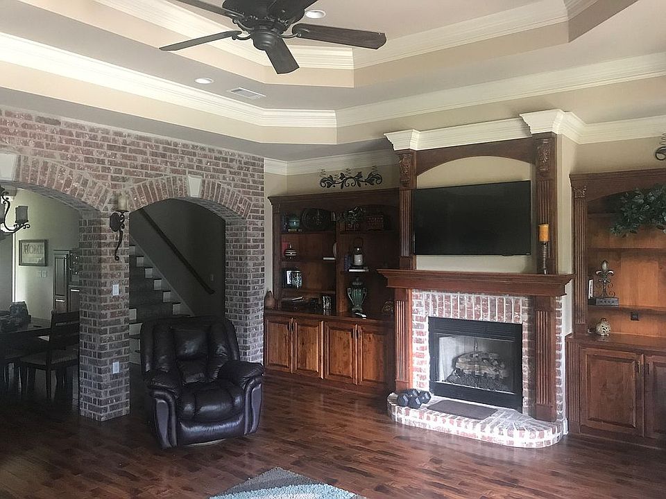 2nd image of 545 Carey Ln