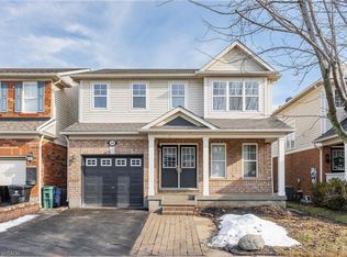 20 Longspur Way, Cambridge, ON N1T 2K4