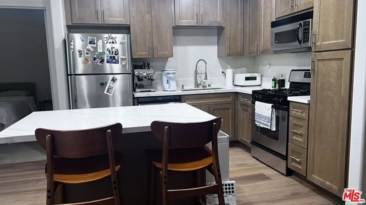 2 bed, 2.0 bath, 1216 sqft, $3,475 — Photo 4