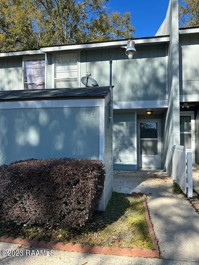 2 bed, 1.5 bath, 1080 sqft, $1,400 — Photo 2