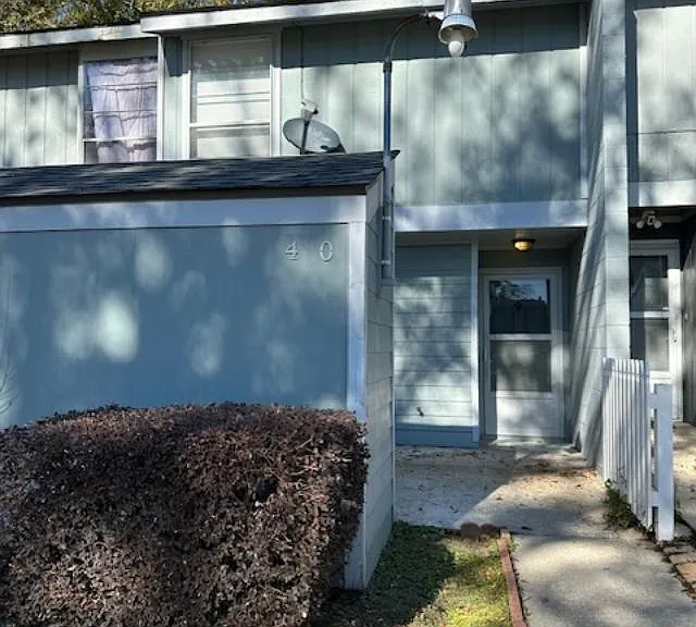 40 Phlox Dr — Photo 2