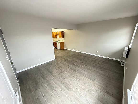 5th image of 2000 W Lincoln Ave #30