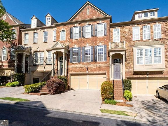 3rd image of 2852 Overlook Ct NE