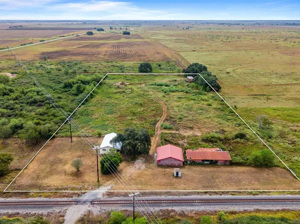 1625 Us Highway 59 N, Edna, TX 77957