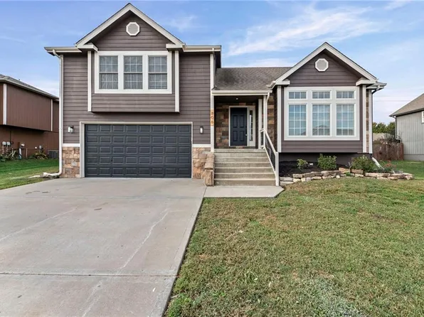 806 168th St, Basehor, KS 66007