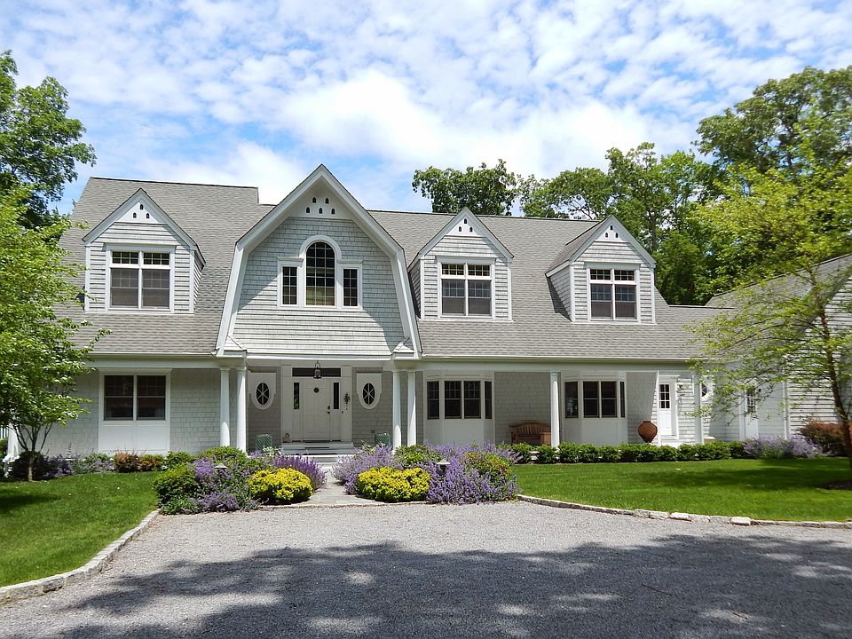 1st image of 28 Barclay Dr