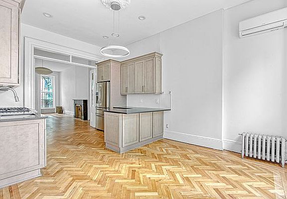 5th image of 164 Lafayette Ave APT 1