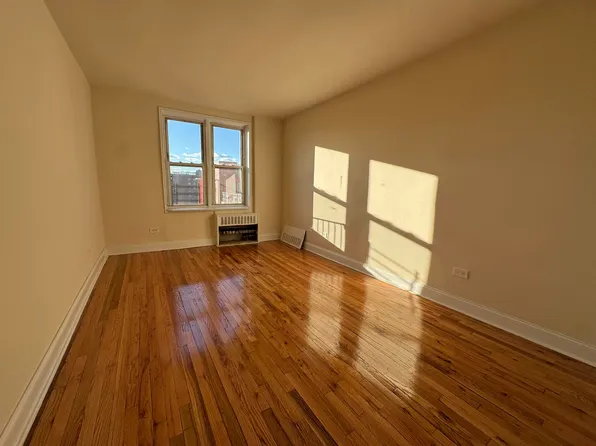 33-24 Parsons Boulevard image 7 of 11