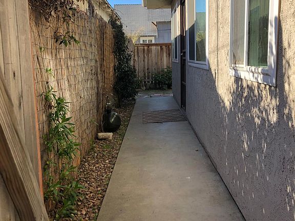 2nd image of 193 S Pacific Ave