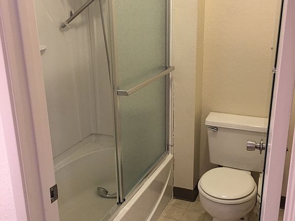 4th image of 4517 Trowbridge Ln