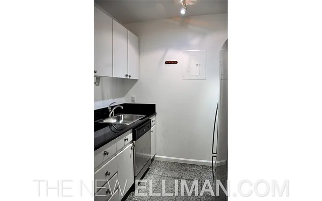 Sold by Douglas Elliman | media 19