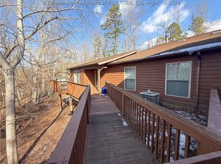 302 Antler Dr, Charleston, WV 25314
