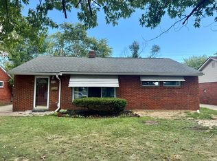 26332 Dale Ct, Roseville, MI 48066