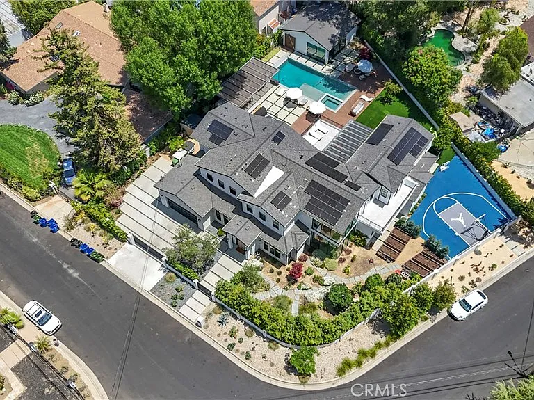 5050 Arundel Dr — Photo 4