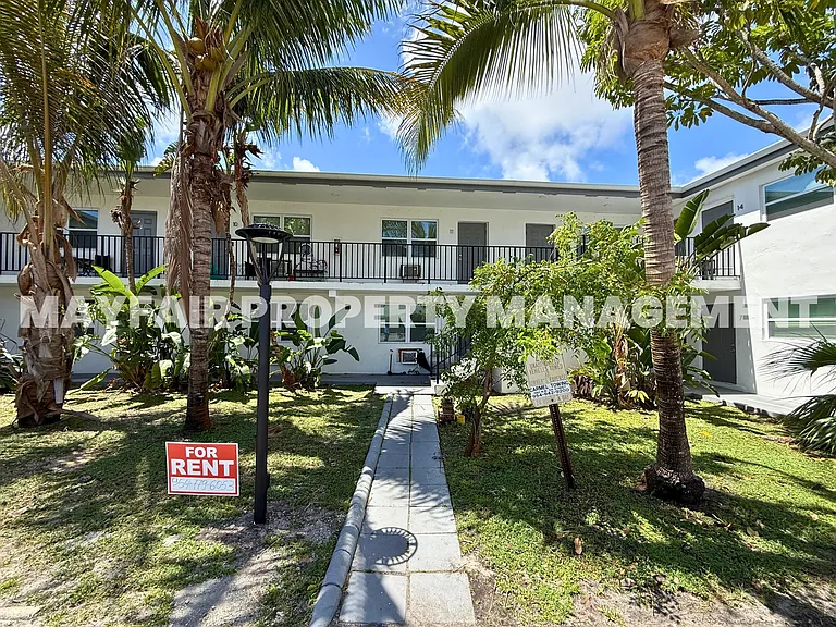 240 SW 8th St #2 — Photo 17