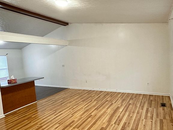 3rd image of 8008 Kenhurst Dr