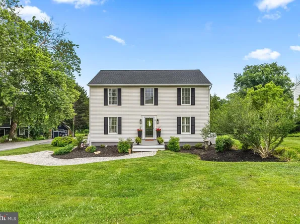 13 Barrow Ct, Towson, MD 21204